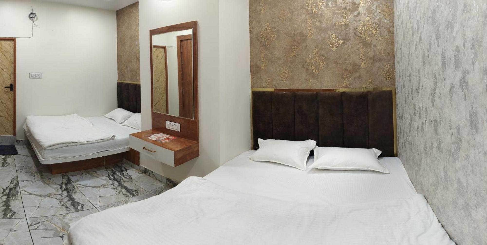 Hotel Malay Inn Ujjain Ngoại thất bức ảnh