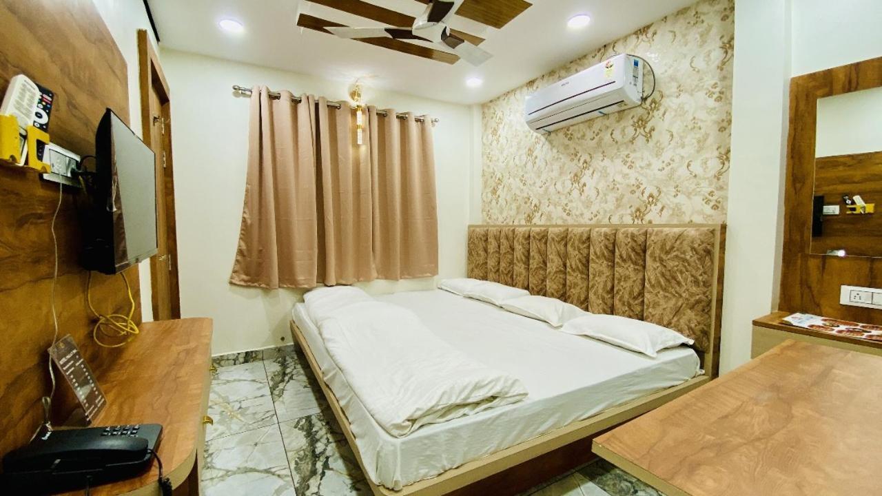 Hotel Malay Inn Ujjain Ngoại thất bức ảnh