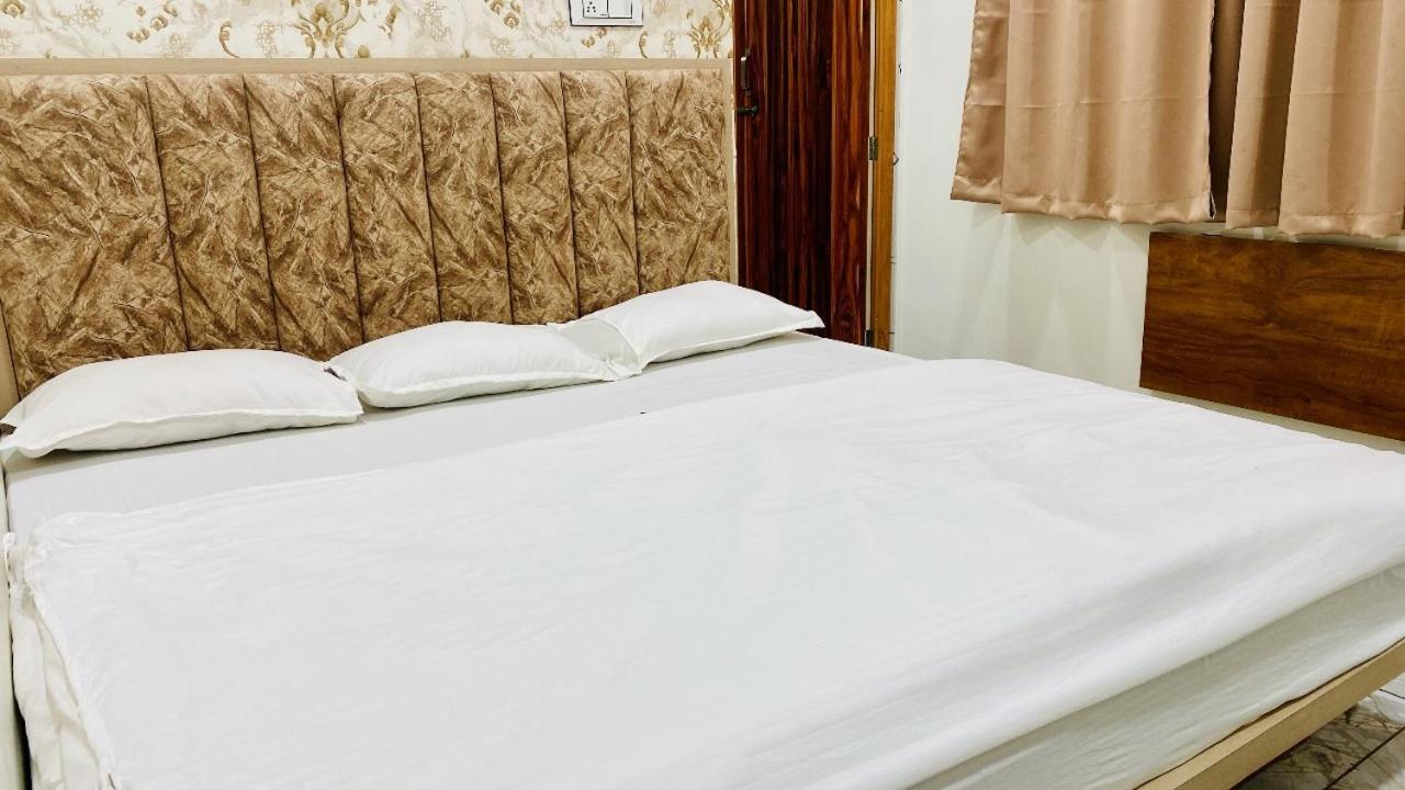 Hotel Malay Inn Ujjain Ngoại thất bức ảnh