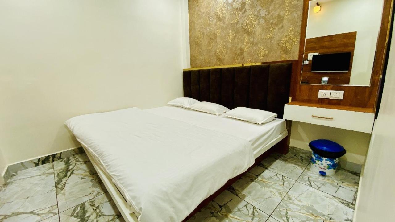 Hotel Malay Inn Ujjain Ngoại thất bức ảnh