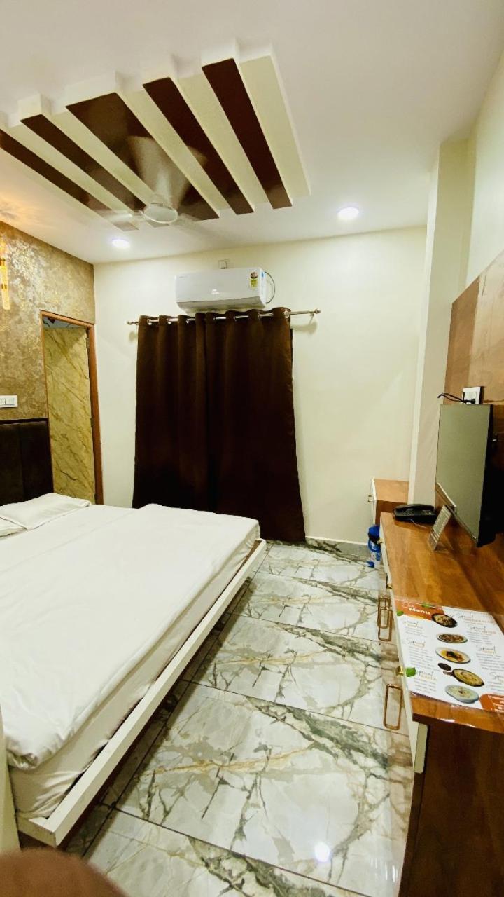 Hotel Malay Inn Ujjain Ngoại thất bức ảnh