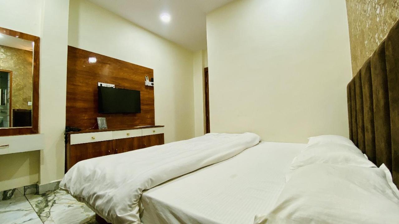 Hotel Malay Inn Ujjain Ngoại thất bức ảnh