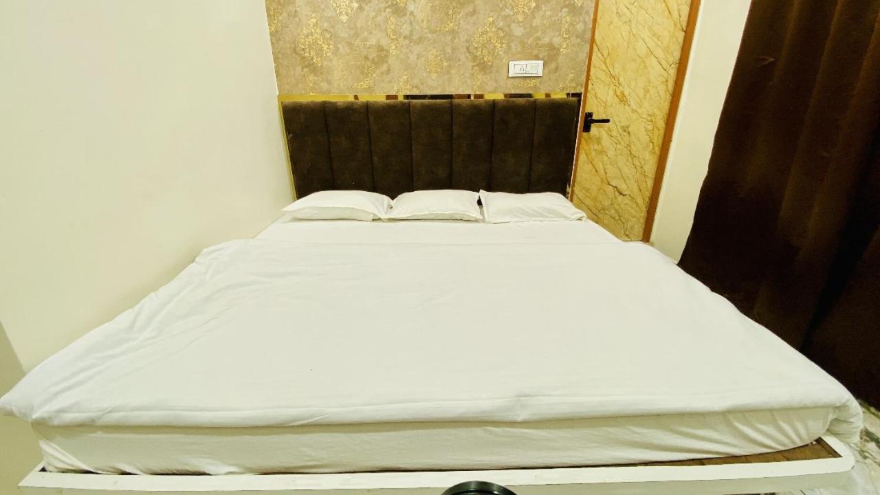 Hotel Malay Inn Ujjain Ngoại thất bức ảnh