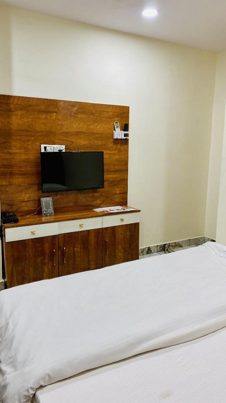 Hotel Malay Inn Ujjain Ngoại thất bức ảnh