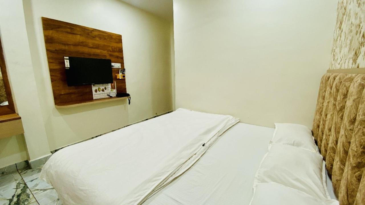 Hotel Malay Inn Ujjain Ngoại thất bức ảnh